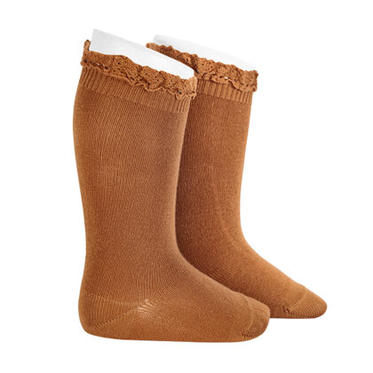 Calcetines altos punto liso con puntilla en puño Canela (688) Cóndor
