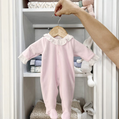 Pijama terciopelo rosa con volante