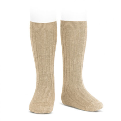 Calcetines altos básicos en canalé turrón (316)
